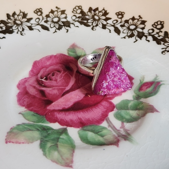Sparkly druzy rings. 1 bright pink,1 medium purple and 1 rough Rainbow Titanium - Picture 2 of 11